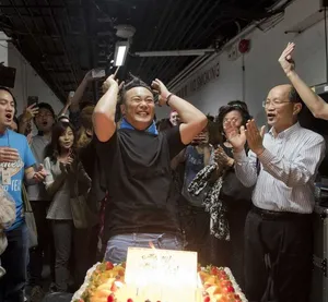 陈奕迅演唱会庆39岁生日图片 周迅素颜捧场_7