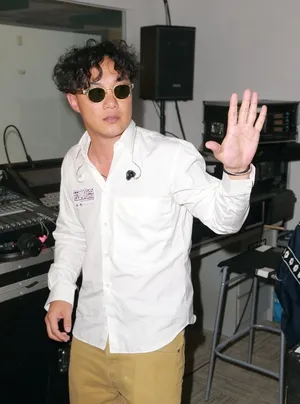 陈奕迅杨千嬅等大牌明星亮相音乐会彩排_4