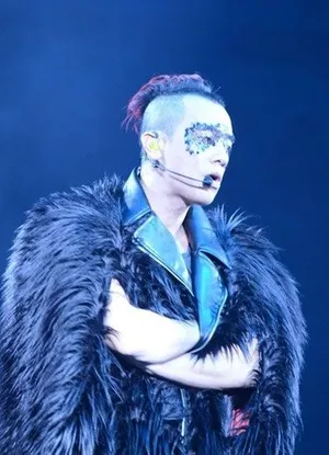 古惑五仔香港红磡演唱会 陈小春应采儿甜蜜互动_3