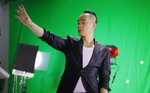陈小春硬派大佬范儿代言游戏图片_2
