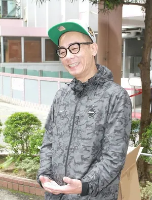 应采儿剖腹诞男婴 陈小春产房前难掩兴奋_2