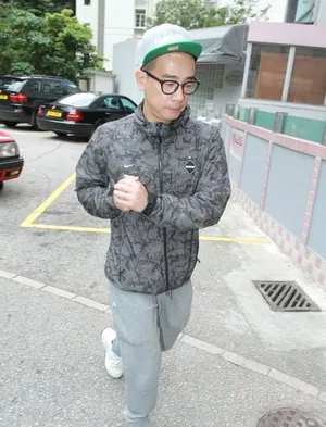 应采儿剖腹诞男婴 陈小春产房前难掩兴奋_12