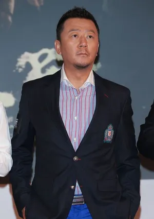毒战香港举行发布会 古天乐露臂肌_3