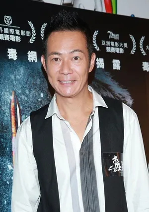 毒战香港举行发布会 古天乐露臂肌_5
