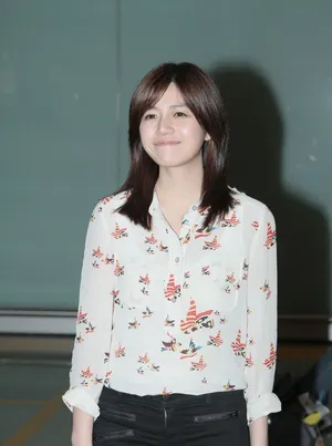陈妍希抵港宣传新碟 避谈绯闻男友古天乐