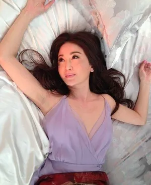 古天乐林熙蕾黄立行 盘点令人血脉膨胀的床上写真_6