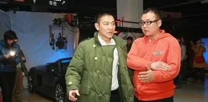 刘德华范冰冰古天乐 盘点明星着军大衣的片场靓照_25