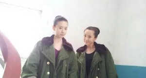 刘德华范冰冰古天乐 盘点明星着军大衣的片场靓照_34