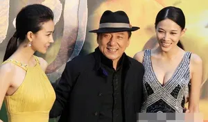 十二生肖首映会  成龙偷瞄张蓝心胸部图片