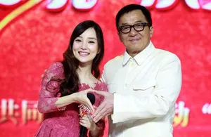 李小璐产后首次捞金 上围暴涨惹成龙喜爱_7