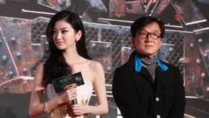 警察故事2013发布会图片 景甜走光遭成龙揩油_9