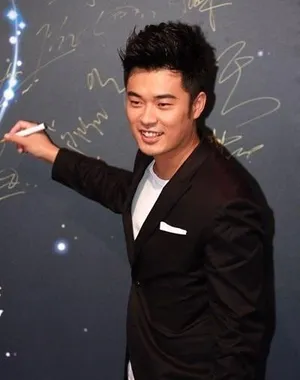 成龙杨幂陈赫等明星亮相《华谊兄弟ELLE之夜》_16