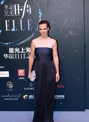 成龙杨幂陈赫等明星亮相《华谊兄弟ELLE之夜》_24