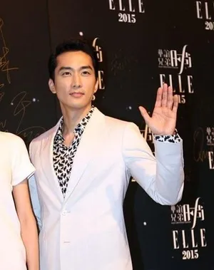 成龙杨幂陈赫等明星亮相《华谊兄弟ELLE之夜》_25