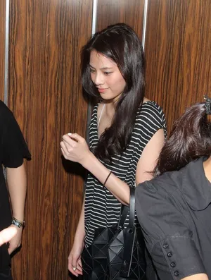 陈冠希携女友低调现身香港啤酒派对图片_6
