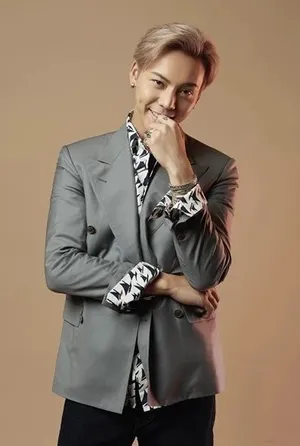 陈伟霆儒雅绅士范时尚写真图片