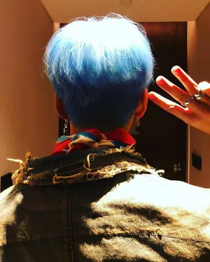 陈伟霆蓝发牛仔装雅痞帅气写真图片_3