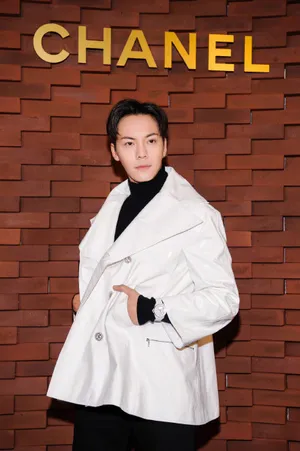 陈伟霆黑白配儒雅帅气气质写真图片_7