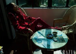 张钧甯性感红秀封面大片写真图片_1