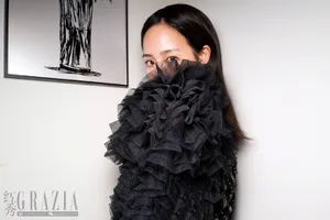 张钧甯性感红秀封面大片写真图片_2