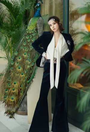 蔡依林丝绒西装酷美写真图片_5
