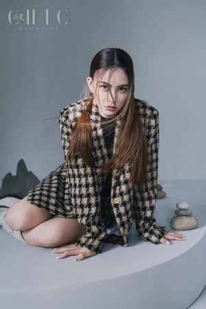 昆凌半马尾随性冷艳写真图片_4