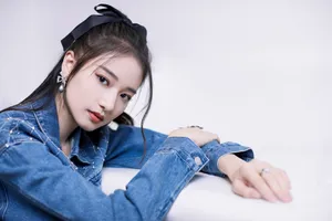 陈昕葳牛仔短裙性感写真图片_6