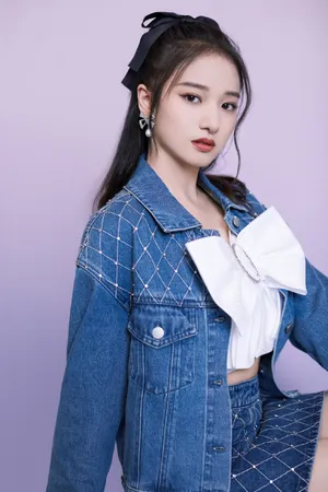 陈昕葳牛仔短裙性感写真图片_7