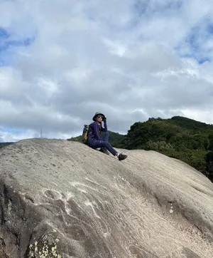 SHE合体登山灿笑阳光美照图片_6