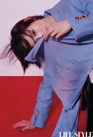 张钧甯优雅性感封面大片写真图片_3
