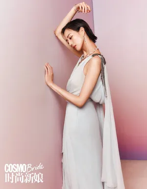 张钧甯婚纱美丽圣洁香肩写真图片