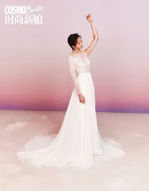张钧甯婚纱美丽圣洁香肩写真图片_2