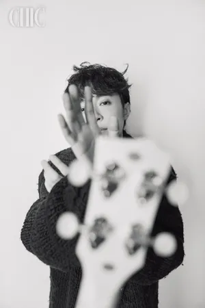 吴青峰文艺杂志大片写真图片_4