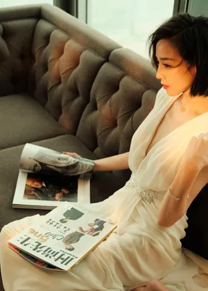 张钧甯拖尾长裙优雅写真图片_10