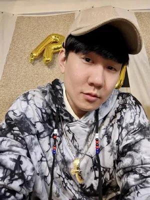 林俊杰送游戏机为干儿子庆生自拍图片第1张