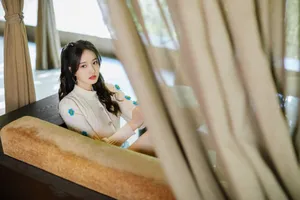 气质美女陈昕葳甜美图片写真_3