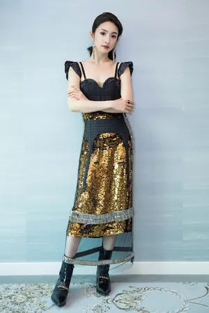 优雅女神林依晨妩媚优雅个性写真_4