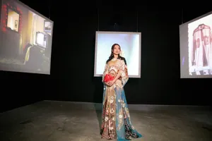 舒淇印花长裙明媚优雅写真图片