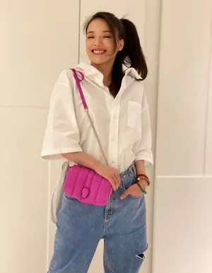舒淇侧马尾露齿甜笑俏皮少女感十足美照图片_1