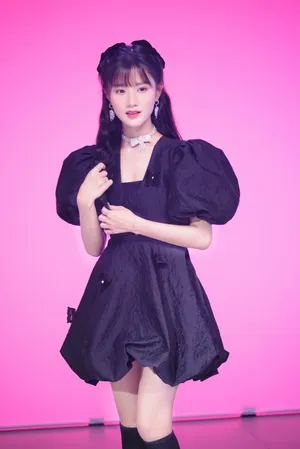 陈意涵黑裙性感养眼写真图片_6