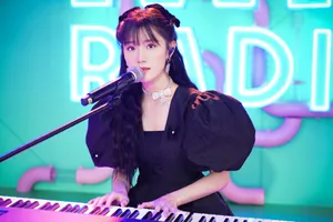 陈意涵黑裙性感养眼写真图片_9