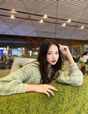 陈昕葳轻甜少女自拍图片
