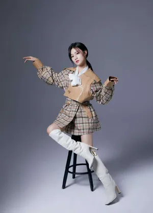 陈意涵清新格纹裙性感写真图片_1