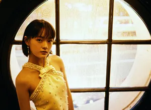 演员文淇露肩裙复古优雅写真图片_4