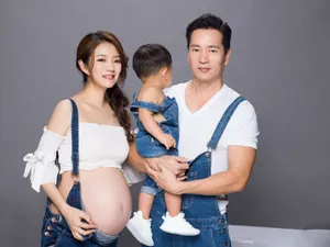 安以轩二胎孕肚全家福写真图片_2
