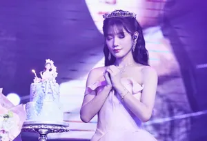 陈意涵白色套装清纯甜美生日会图片