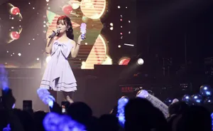陈意涵白色套装清纯甜美生日会图片_6
