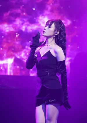 陈意涵白色套装清纯甜美生日会图片_17