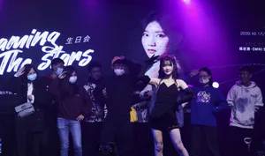 陈意涵白色套装清纯甜美生日会图片_18