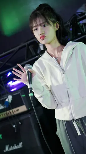 陈意涵温柔甜美写真图片